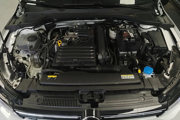 Volkswagen Golf 2024 #20 Volkswagen Golf 2024 صورة سيارة #20