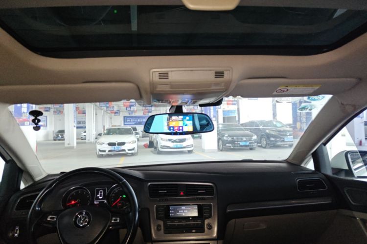 Volkswagen Golf 2014 car image #18