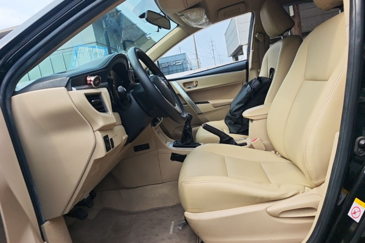Toyota Corolla 2015 car image #17
