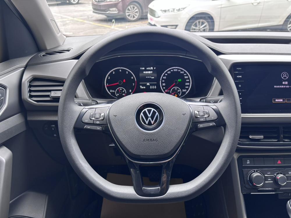 Volkswagen T-Cross 2021 #13 Volkswagen T-Cross 2021 car image #13