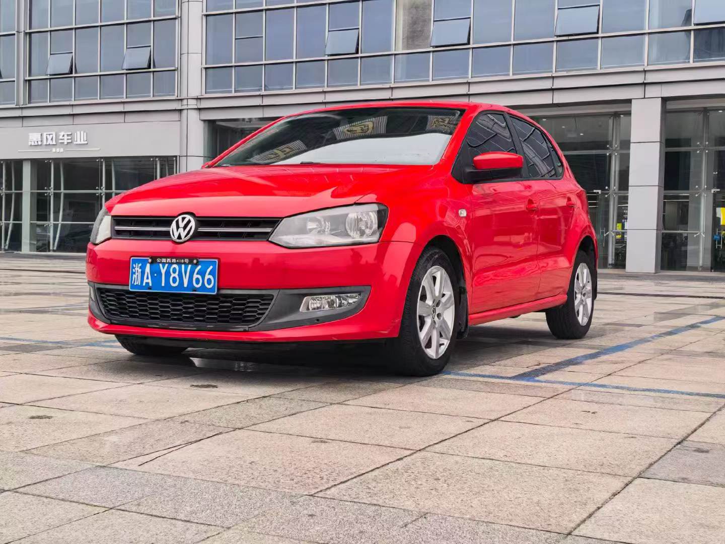 Volkswagen Polo 2013 Volkswagen Polo 2013 car image