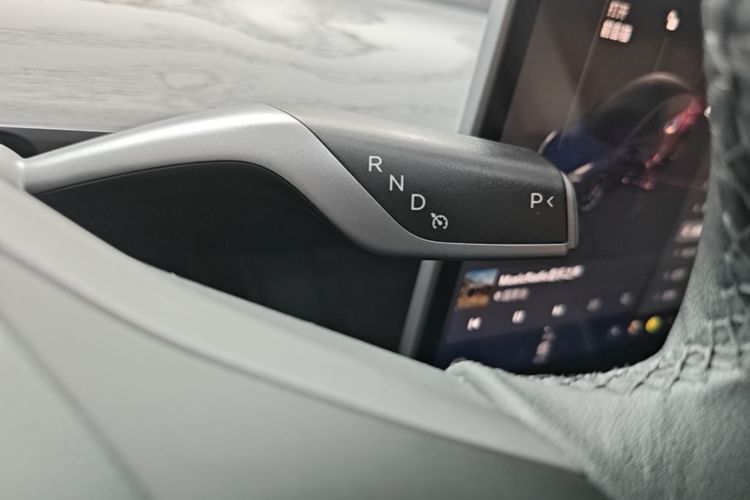 Tesla Model 3 2022 car image #14