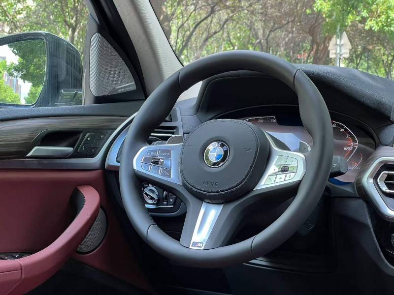 BMW X3 2026 #7 BMW X3 2026 car image #7
