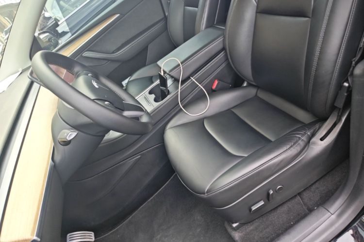 Tesla Model Y 2022 car image #15
