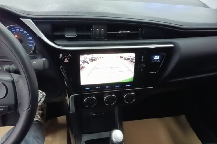 Toyota Corolla 2017 #13 Toyota Corolla 2017 car image #13