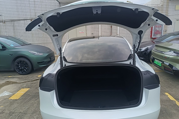 Tesla Model 3 2024 #19 Tesla Model 3 2024 car image #19