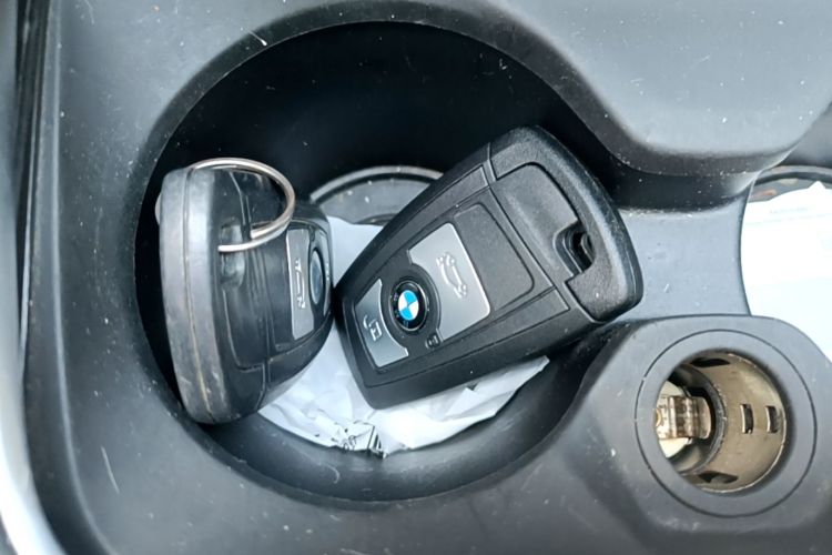 BMW 3 Series 2019 #9 BMW 3 Series 2019 car image #9