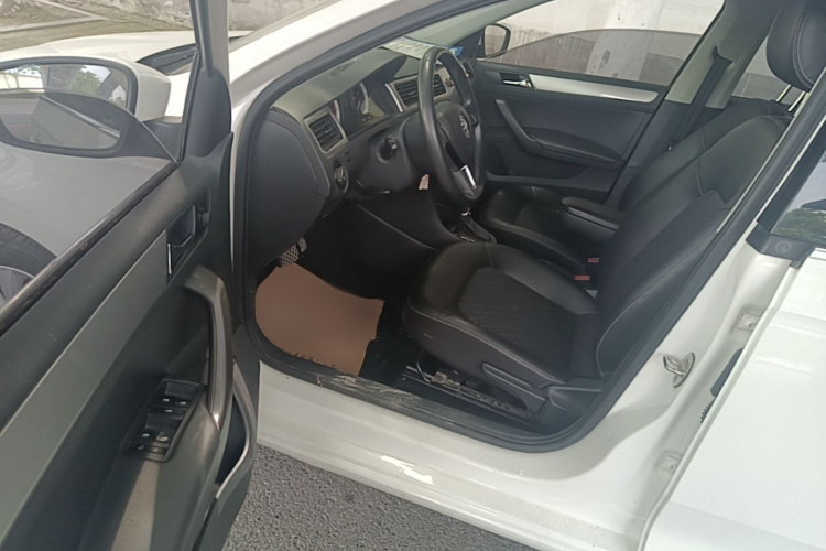 Skoda Rapid 2019 #16 Skoda Rapid 2019 image de voiture #16