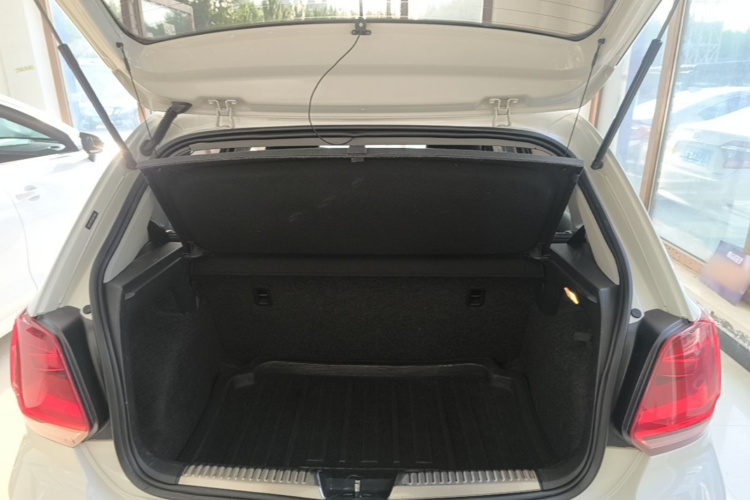 Volkswagen Polo 2016 #19 Volkswagen Polo 2016 car image #19