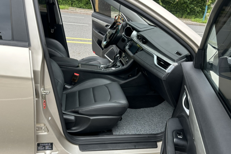 GEELY Emgrand 2020 #19 GEELY Emgrand 2020 car image #19