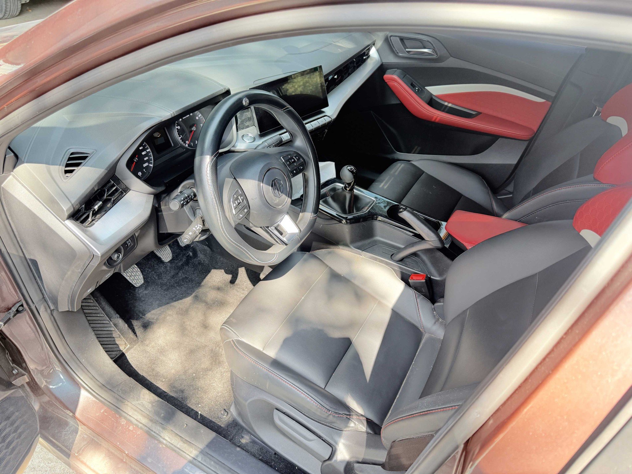 MG 5 2023 imagen de coche #3