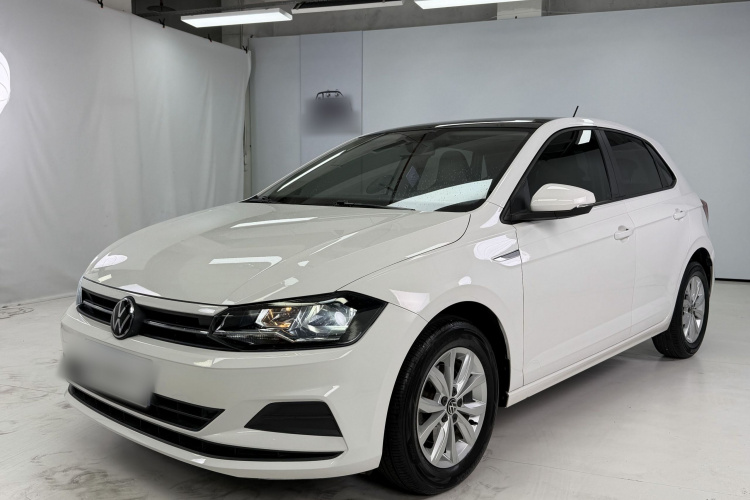 Volkswagen Polo 2021 car image #2