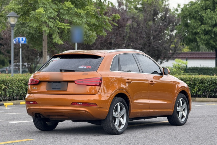 Audi Q3 2016 car image #6