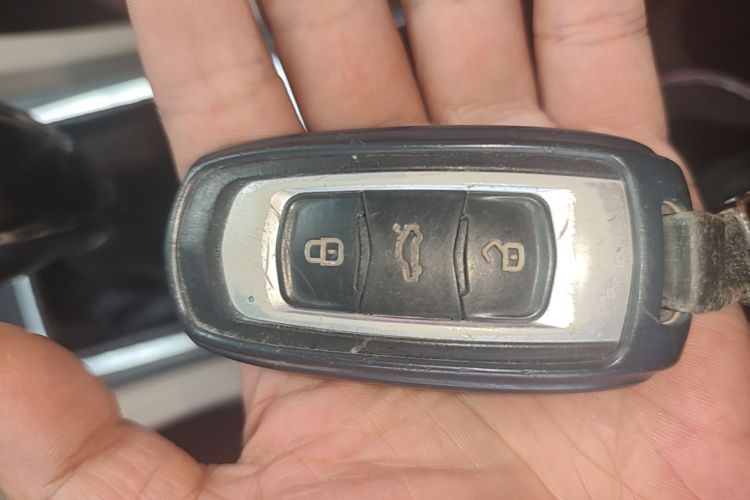 GEELY Emgrand 2016 car image #9