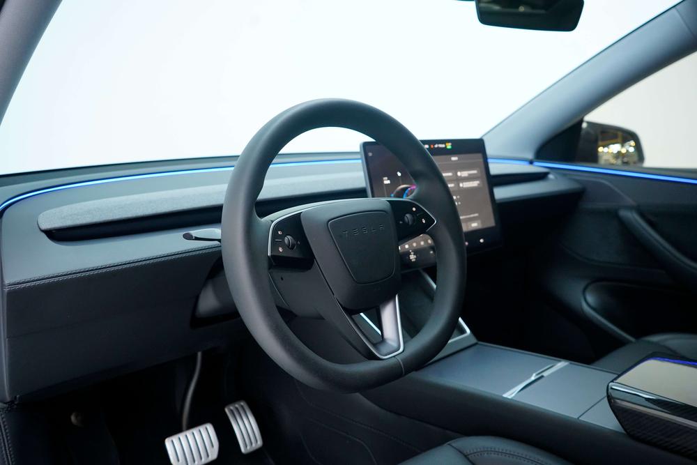 Tesla Model Y 2025 #17 Tesla Model Y 2025 immagine di auto #17