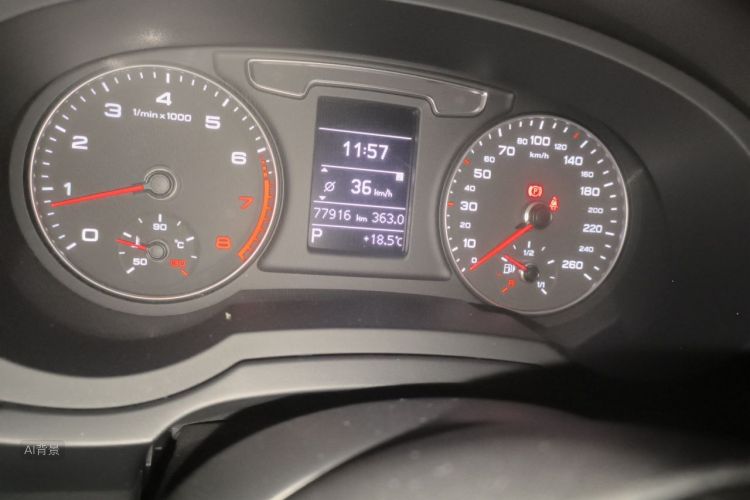 Audi Q3 2019 car image #14