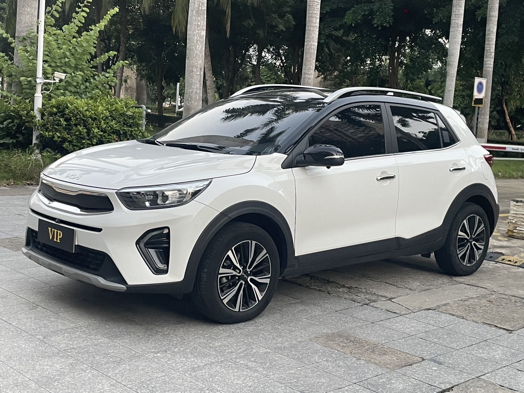 Kia KX1 2022 car image 