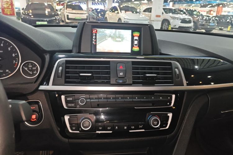 BMW 3 Series 2017 #13 BMW 3 Series 2017 car image #13