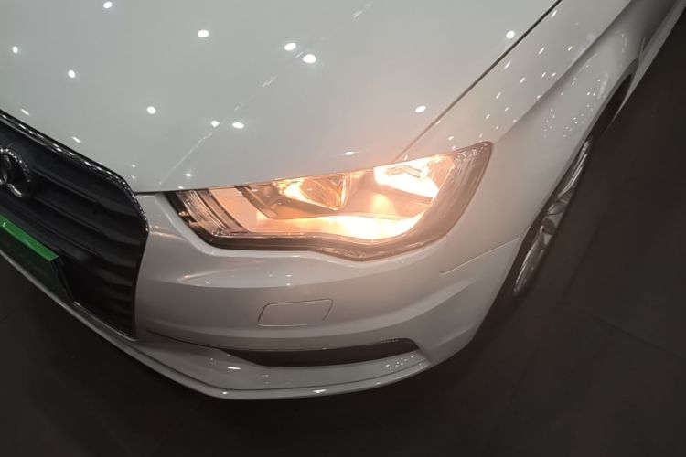 Audi A3 2017 car image #23