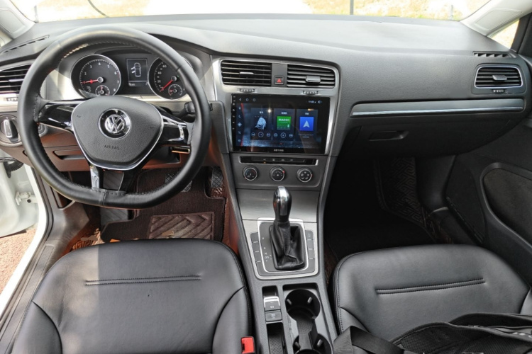 Volkswagen Golf 2015 car image #10