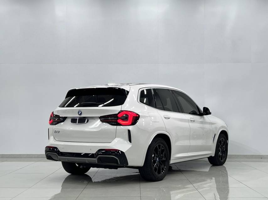 BMW iX3 2024 #8 BMW iX3 2024 изображение автомобиля #8