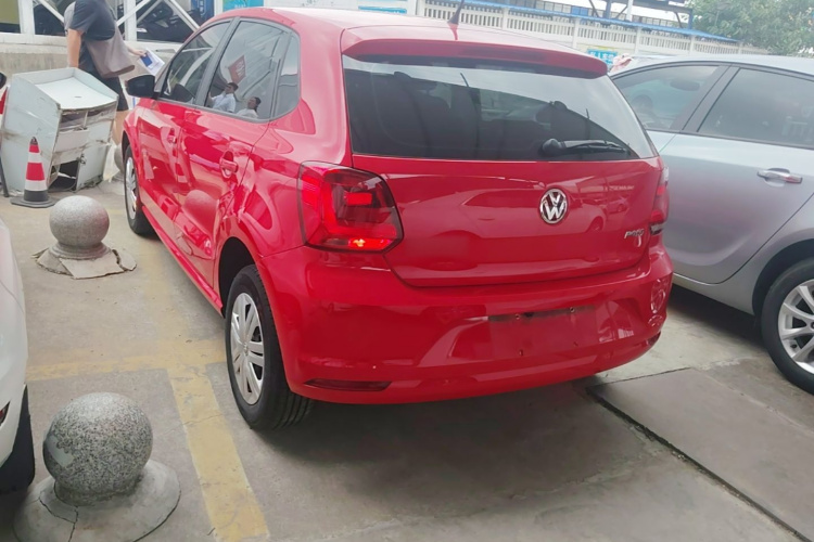 Volkswagen Polo 2017 car image #5