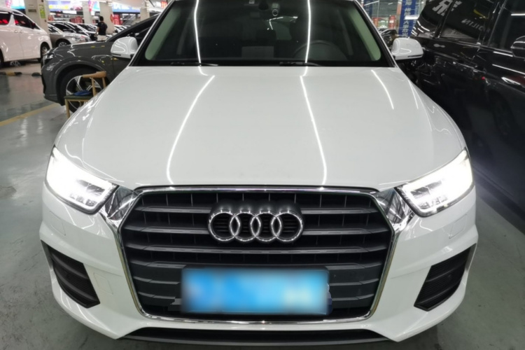 Audi Q3 2019 car image #3