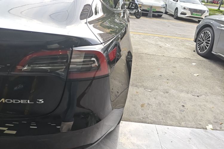 Tesla Model 3 2022 car image #8