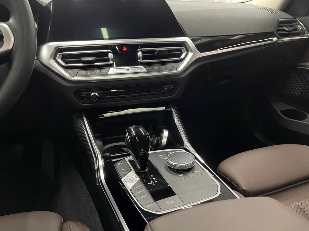 BMW 3 Series 2021 car image #10