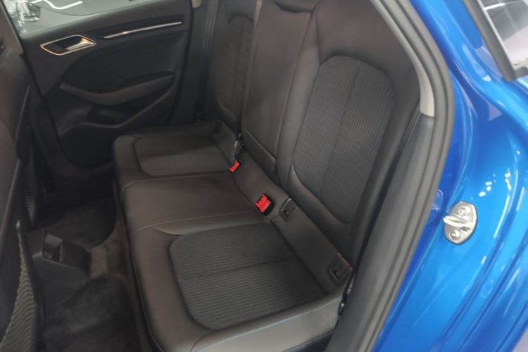 Audi A3 2019 car image #17