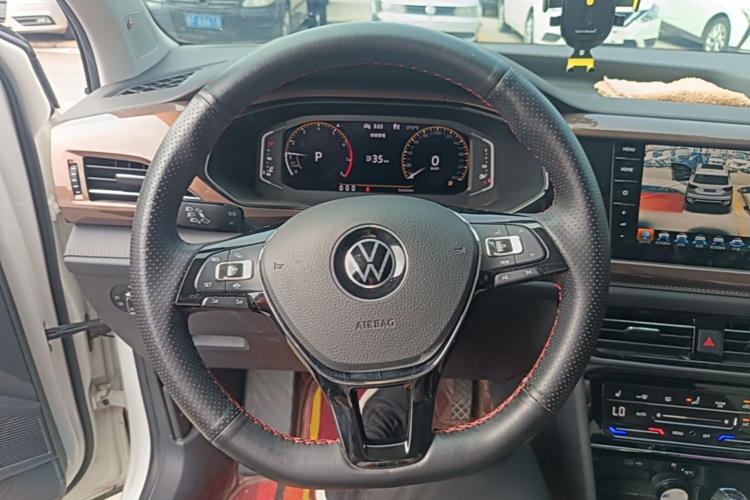 Volkswagen Tharu 2021 #15 Volkswagen Tharu 2021 car image #15