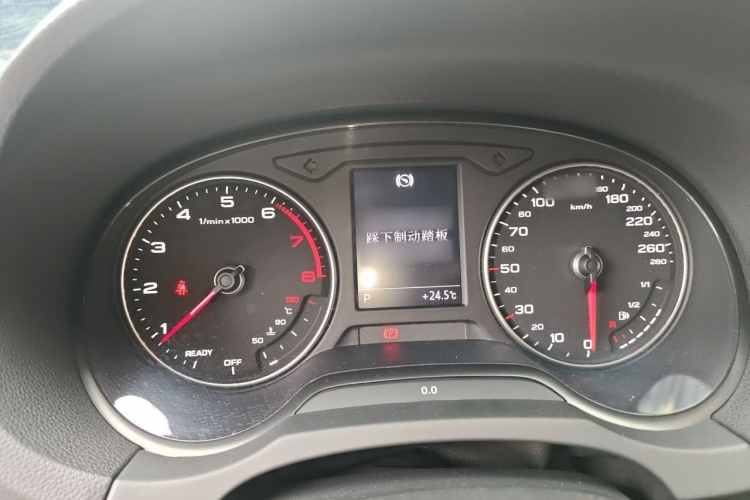 Audi A3 2019 car image #16
