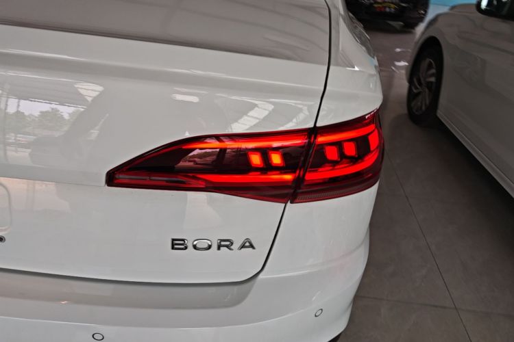 Volkswagen Bora 2026 car image #8