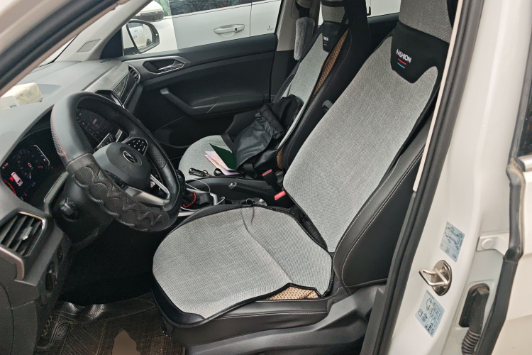 Volkswagen T-Cross 2021 car image #15