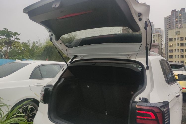 Volkswagen T-Cross 2020 изображение автомобиля #21