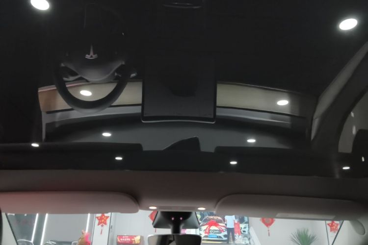 Tesla Model Y 2023 #18 Tesla Model Y 2023 car image #18
