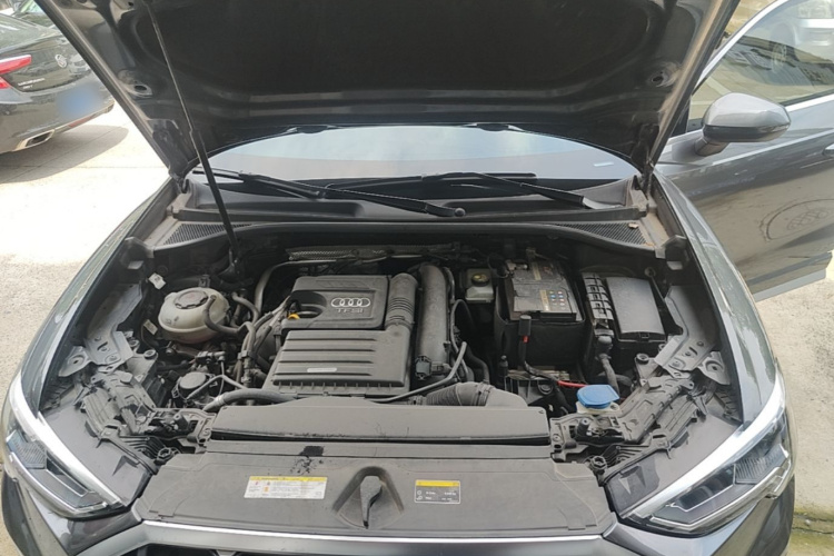 Audi Q3 2021 car image #20