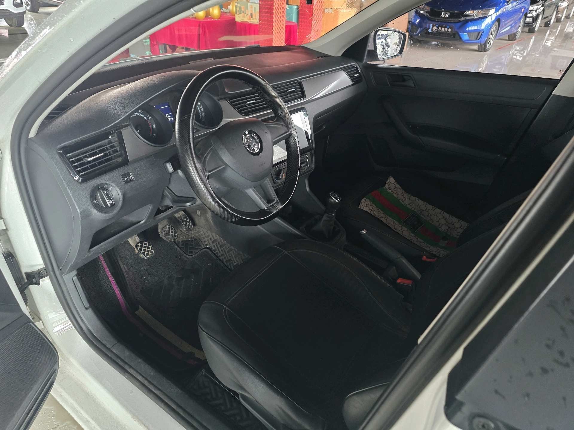 Skoda Rapid 2023 car image #4