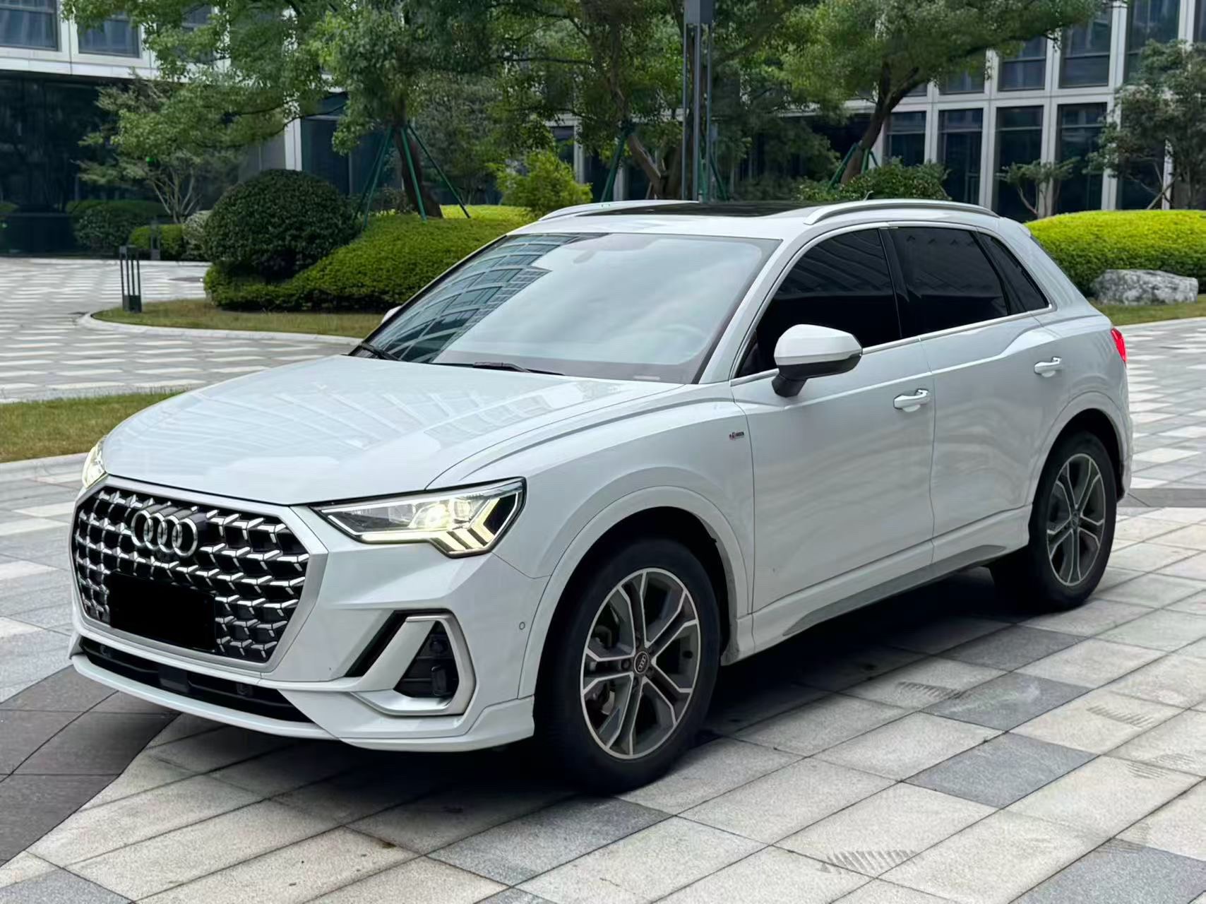 Audi Q3 2024 Audi Q3 2024 car image