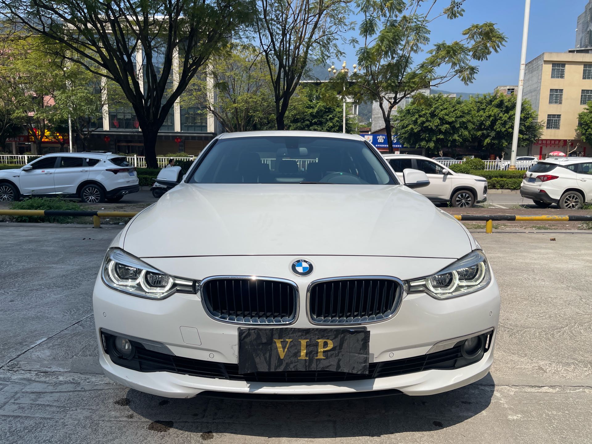BMW 3 Series 2017 immagine di auto #2