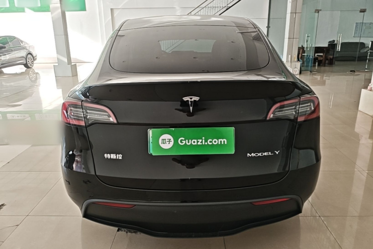 Tesla Model Y 2023 #6 Tesla Model Y 2023 car image #6