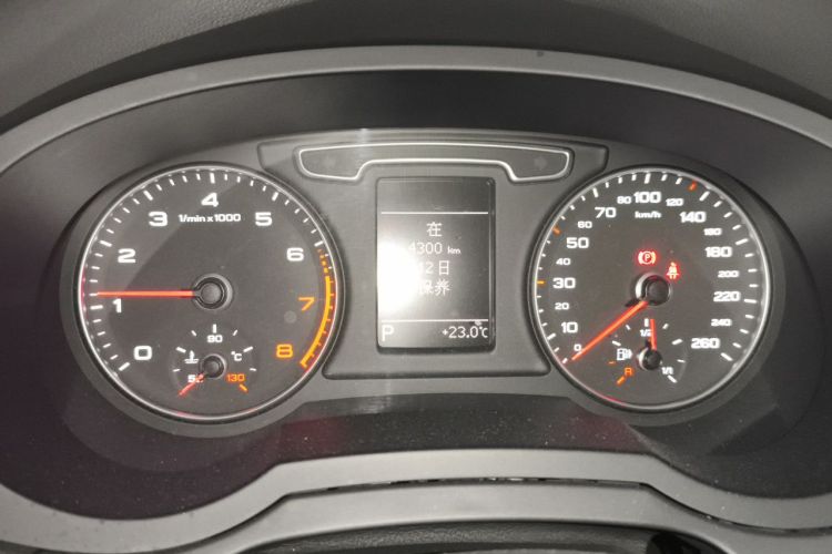 Audi Q3 2015 #12 Audi Q3 2015 car image #12