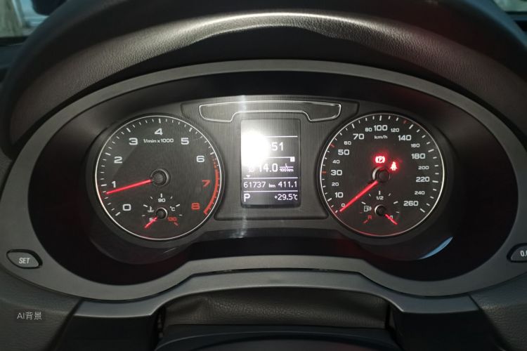 Audi Q3 2016 car image #13