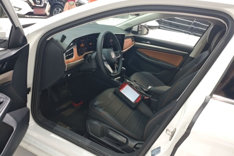 Volkswagen Bora 2024 car image #15