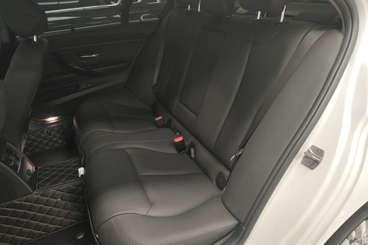 BMW 3 Series 2017 #17 BMW 3 Series 2017 car image #17