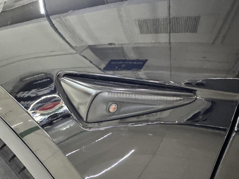 Tesla Model Y 2022 car image #13