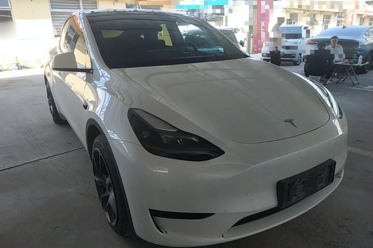 Tesla Model Y 2024 #4 Tesla Model Y 2024 car image #4