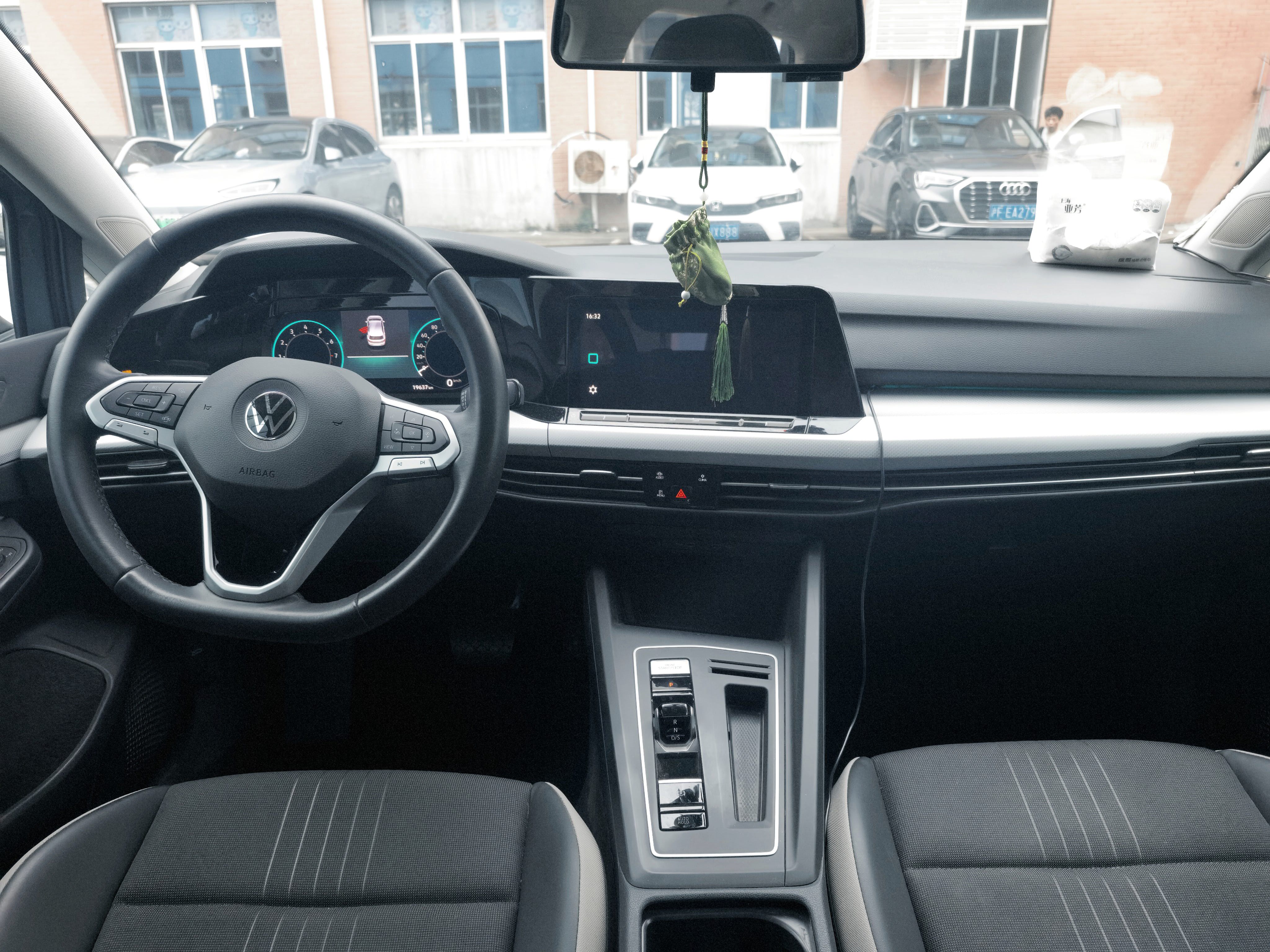 Volkswagen Golf 2022 #6 Volkswagen Golf 2022 صورة سيارة #6