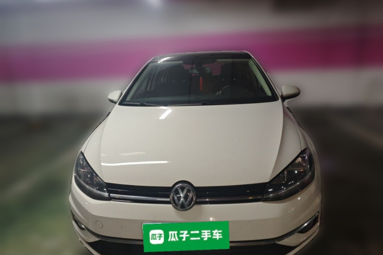 Volkswagen Golf 2020 car image #3
