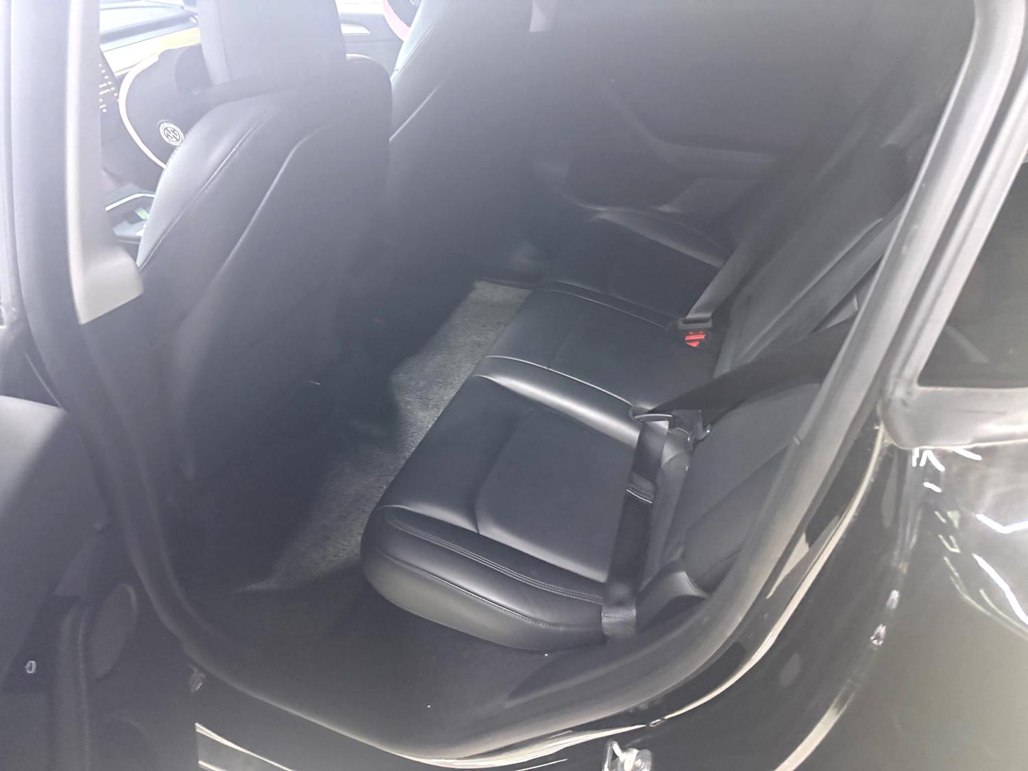 Tesla Model Y 2021 صورة سيارة #2